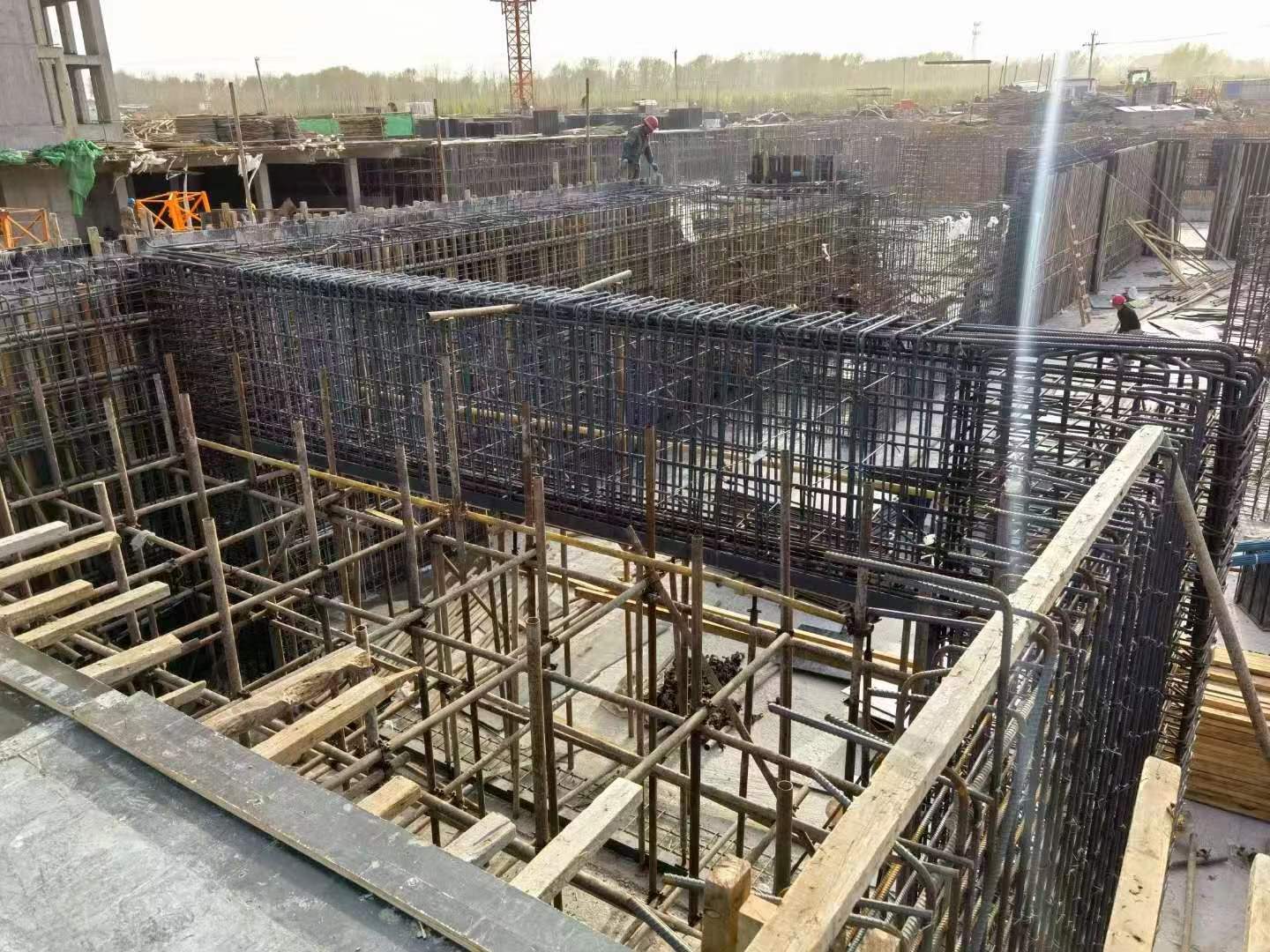 青岛建筑基础筏板施工时混凝土有哪些常见问题?